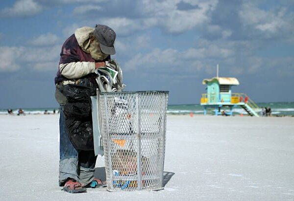 Homeless-man-Sarasota-beach
